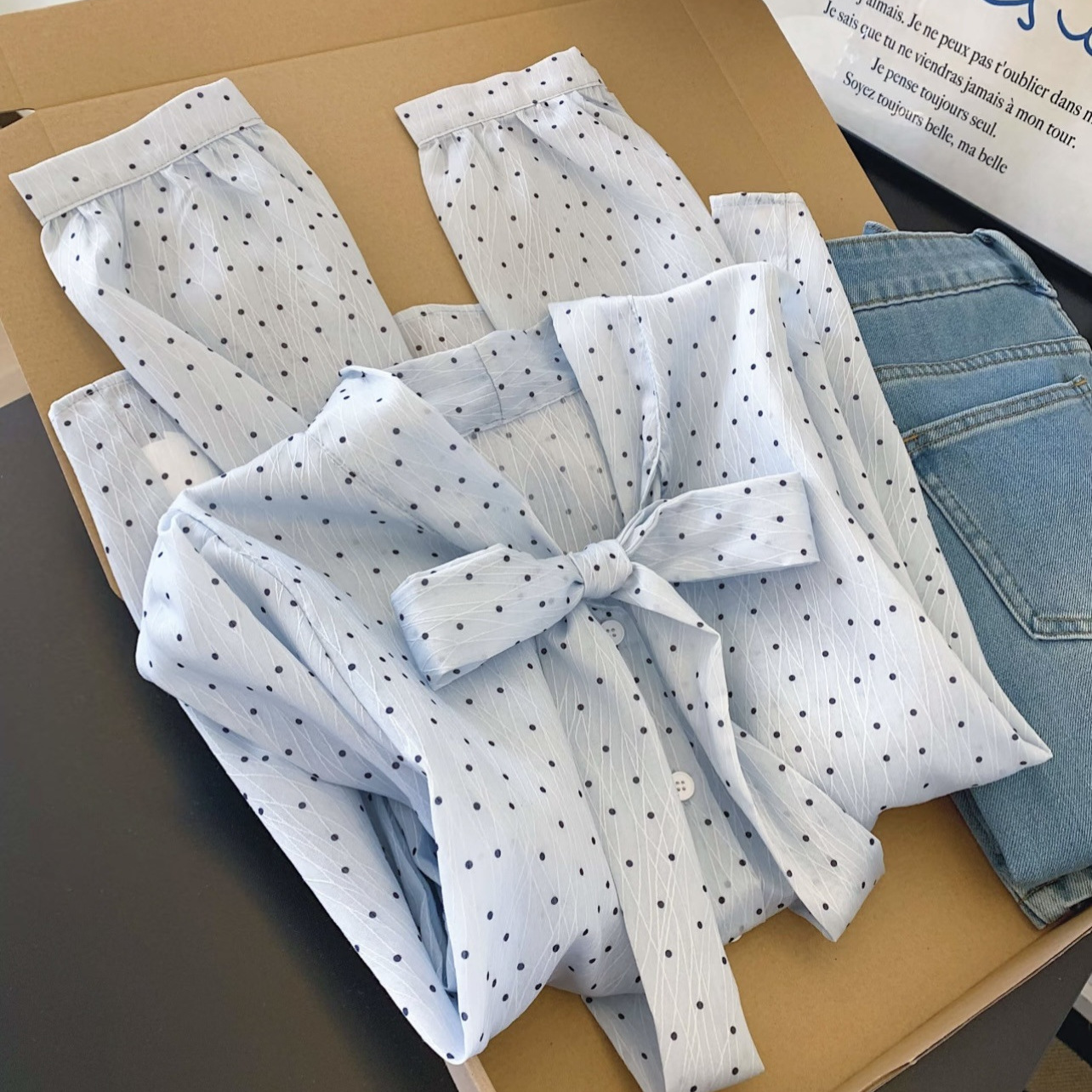 Light Blue Tiny Black Polka Do - Puff Sleeve Blouse 评论和价格