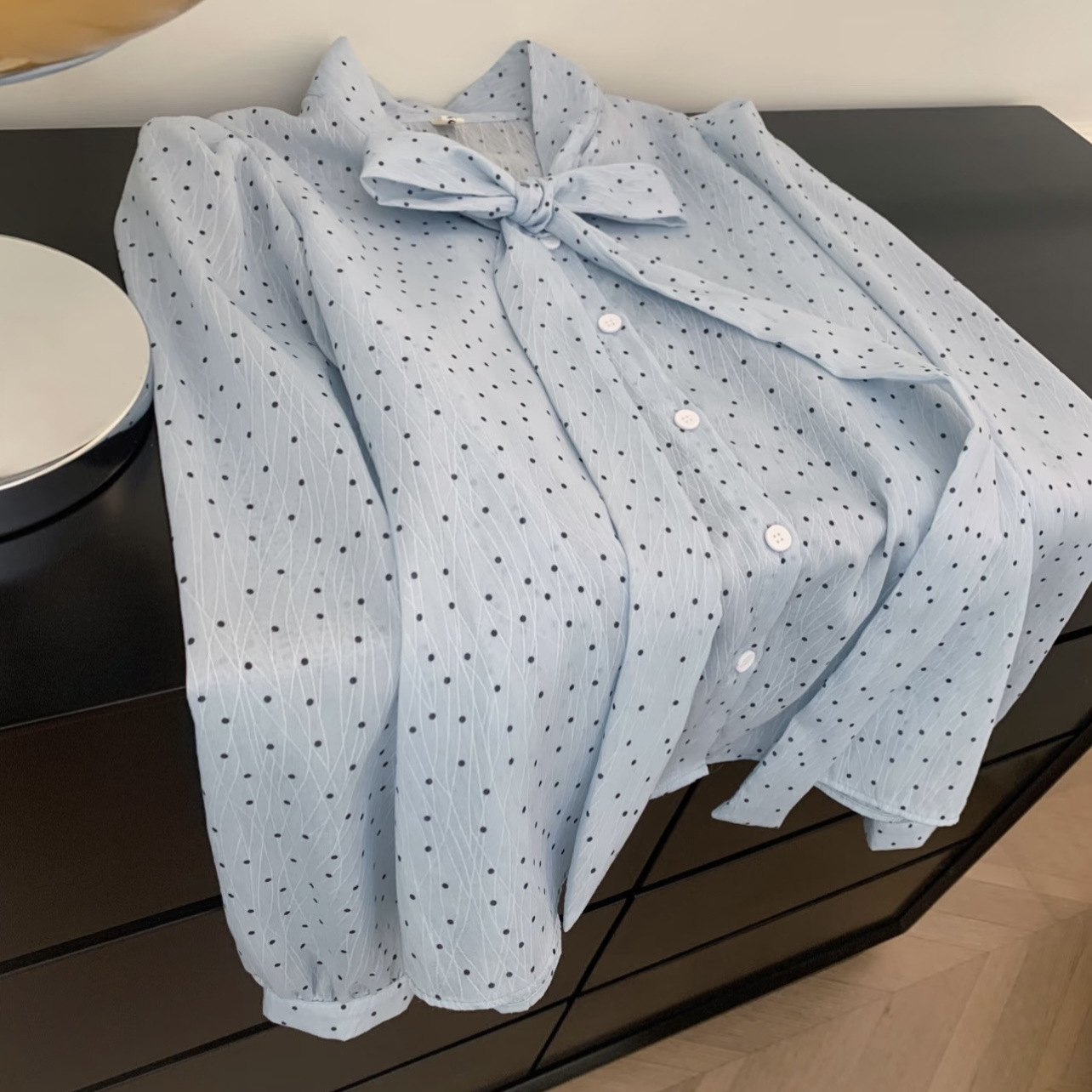 Light Blue Tiny Black Polka Do - Puff Sleeve Blouse 评论和价格